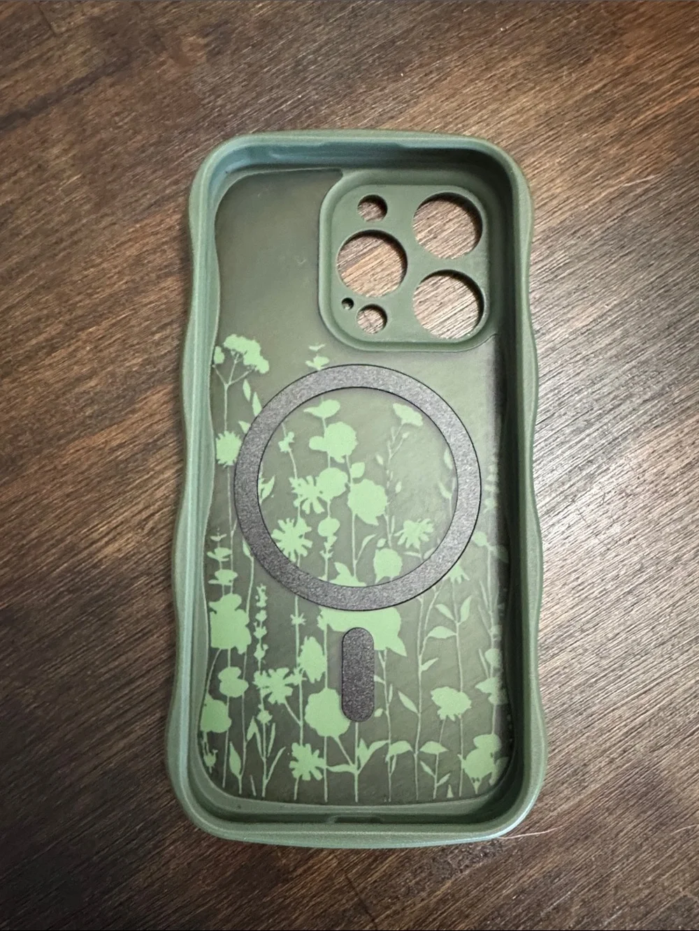 iPhone 15 Pro Green Floral Protective Phone Case - Green